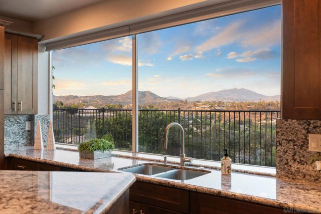 13515 Essence Rd, San Diego, CA 92128