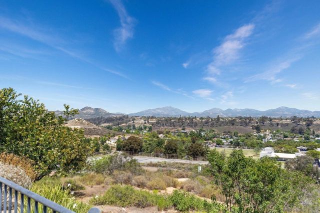 13515 Essence Rd, San Diego, CA 92128