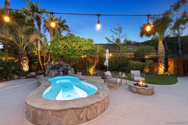 13515 Essence Rd, San Diego, CA 92128