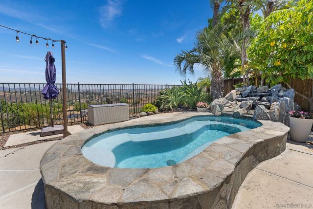13515 Essence Rd, San Diego, CA 92128
