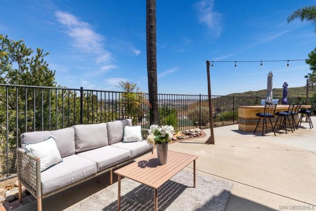 13515 Essence Rd, San Diego, CA 92128