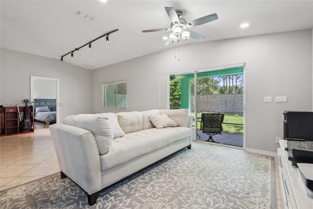 1924 SW Jamesport Dr, Port St. Lucie, FL 34953