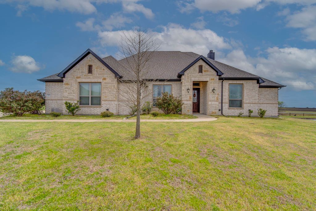 110 Fire Wheel Drive, Waxahachie, TX 75167