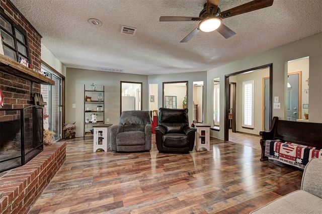 1409 Leawood Drive, Edmond, OK 73034