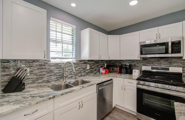 3330 Kelton Street, Houston, TX 77021