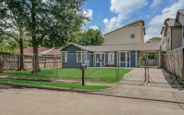 3330 Kelton Street, Houston, TX 77021