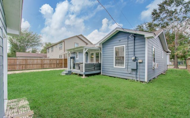 3330 Kelton Street, Houston, TX 77021