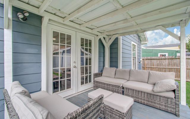 3330 Kelton Street, Houston, TX 77021