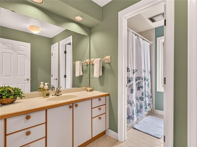 4 Pond View Drive, Perinton, NY 14534
