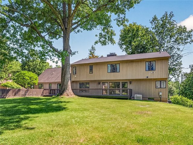 4 Pond View Drive, Perinton, NY 14534
