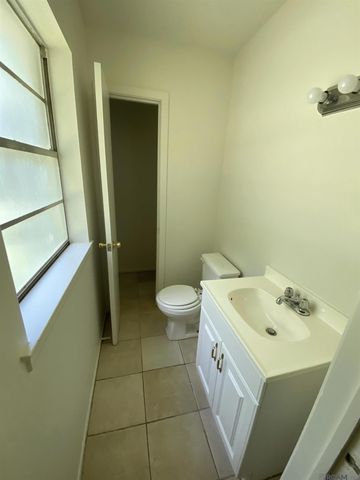 7426 Meadow Park Ave, Baton Rouge, LA 70810