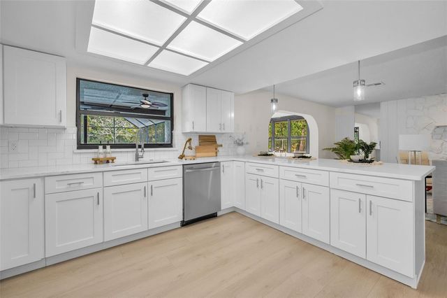 10639 LAKEVIEW DRIVE, New Port Richey, FL 34654