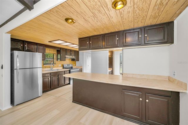 10639 LAKEVIEW DRIVE, New Port Richey, FL 34654