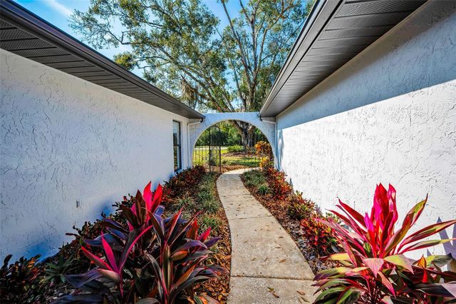 10639 LAKEVIEW DRIVE, New Port Richey, FL 34654