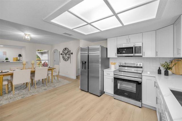 10639 LAKEVIEW DRIVE, New Port Richey, FL 34654