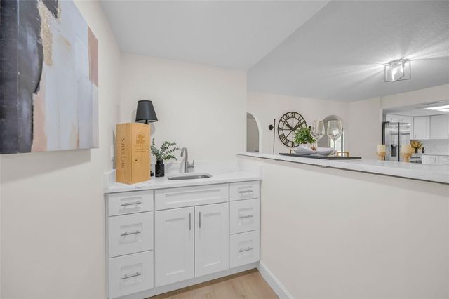 10639 LAKEVIEW DRIVE, New Port Richey, FL 34654