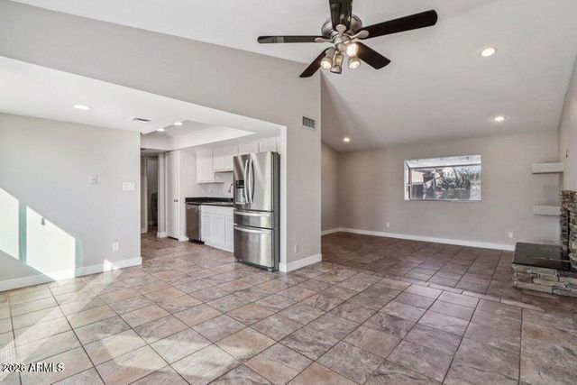 2148 W Inlet Loop, Mesa, AZ 85202