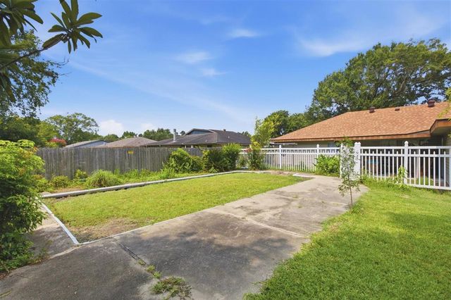 4711 E Greenfield Cir Circle, Lake Charles, LA 70605