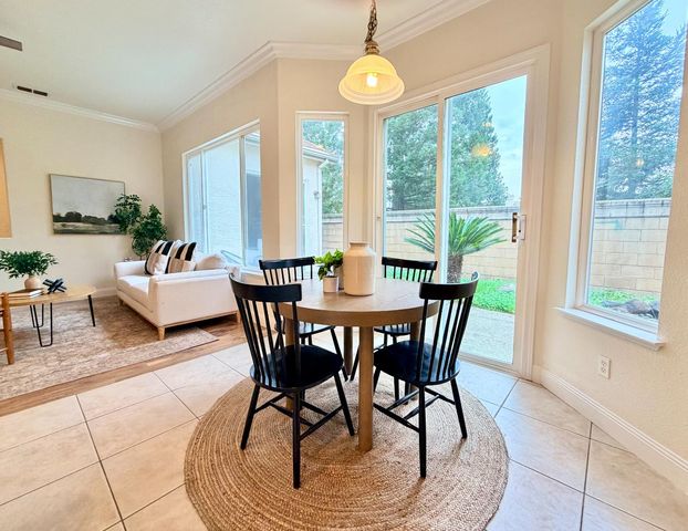 12104 Gold Pointe Ln, Gold River, CA 95670