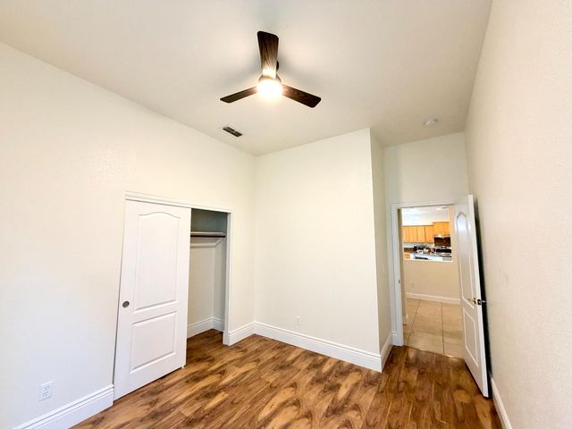 12104 Gold Pointe Ln, Gold River, CA 95670