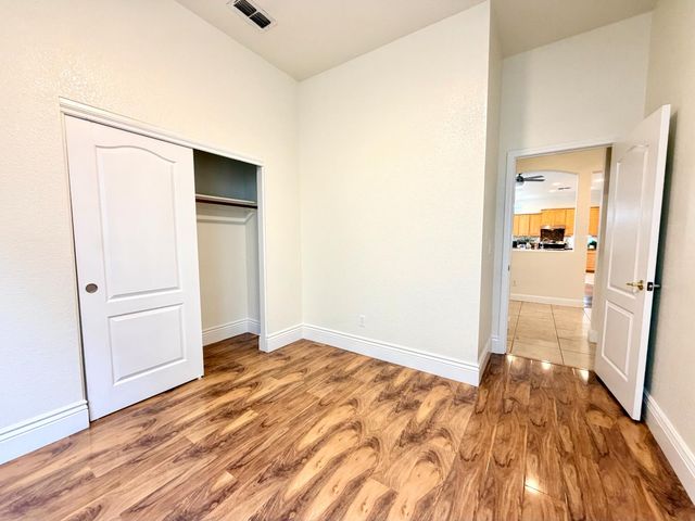 12104 Gold Pointe Ln, Gold River, CA 95670