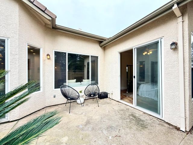 12104 Gold Pointe Ln, Gold River, CA 95670