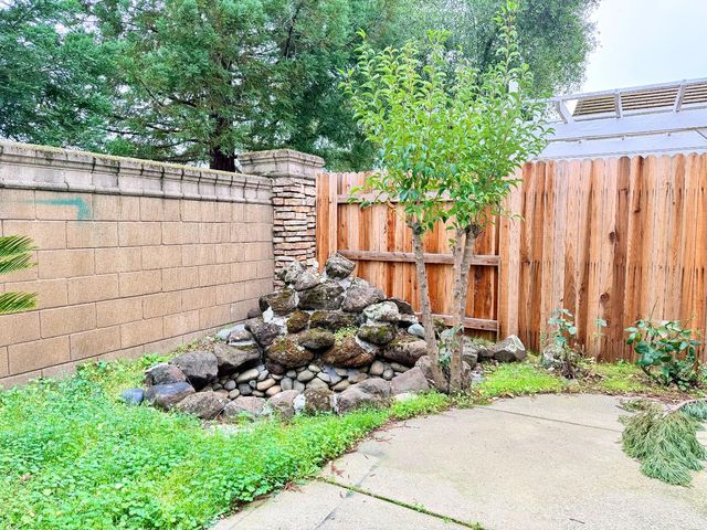 12104 Gold Pointe Ln, Gold River, CA 95670