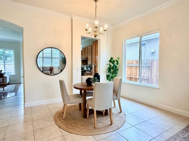 12104 Gold Pointe Ln, Gold River, CA 95670