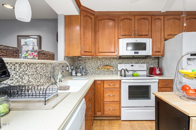 2435 Moran Street 6f, Burlington, NC 27215