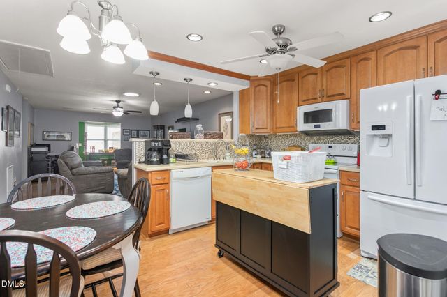 2435 Moran Street 6f, Burlington, NC 27215