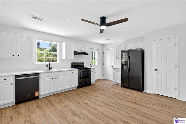 108 Derbyshire Court, Radcliff, KY 40160