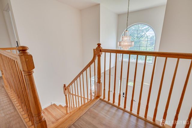 18 Mayercik Court, Edison, NJ 08820