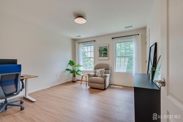 18 Mayercik Court, Edison, NJ 08820