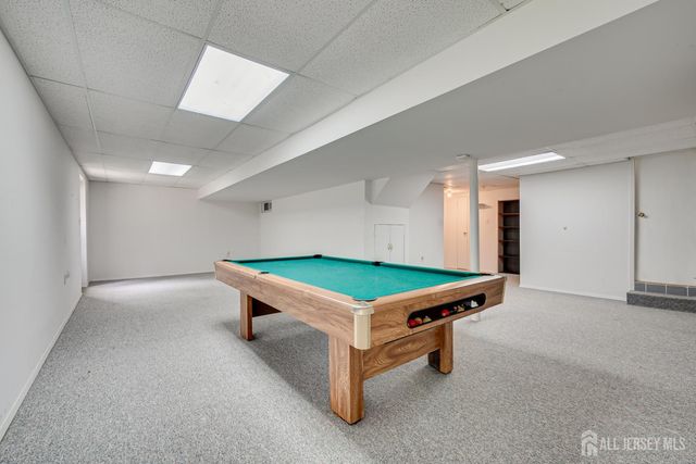 18 Mayercik Court, Edison, NJ 08820