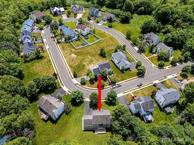 18 Mayercik Court, Edison, NJ 08820