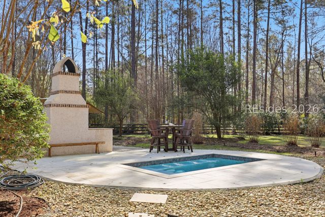 5 Sweet Grass Ln, Bluffton, SC 29910