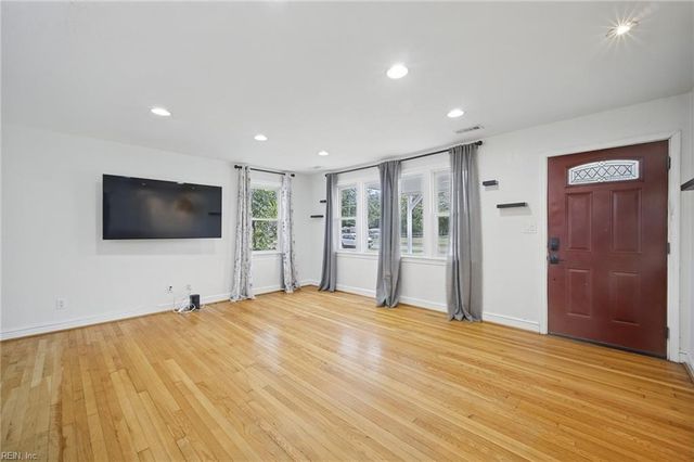 5221 Bonneydale RD, Virginia Beach, VA 23464