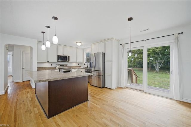 5221 Bonneydale RD, Virginia Beach, VA 23464