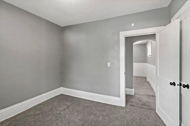1008 Lowry Avenue N, Minneapolis, MN 55411