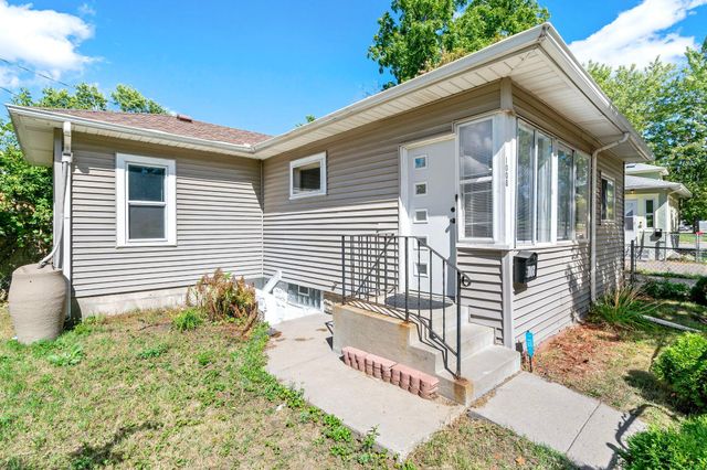 1008 Lowry Avenue N, Minneapolis, MN 55411