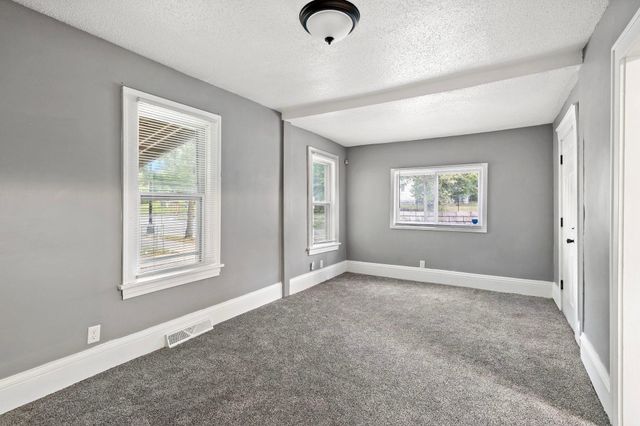 1008 Lowry Avenue N, Minneapolis, MN 55411