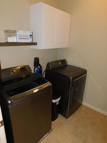 315 Merlot Dr, Oakdale, CA 95361