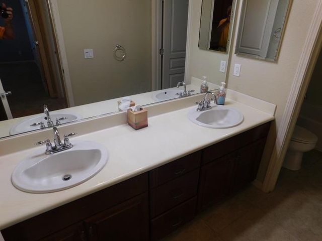 315 Merlot Dr, Oakdale, CA 95361