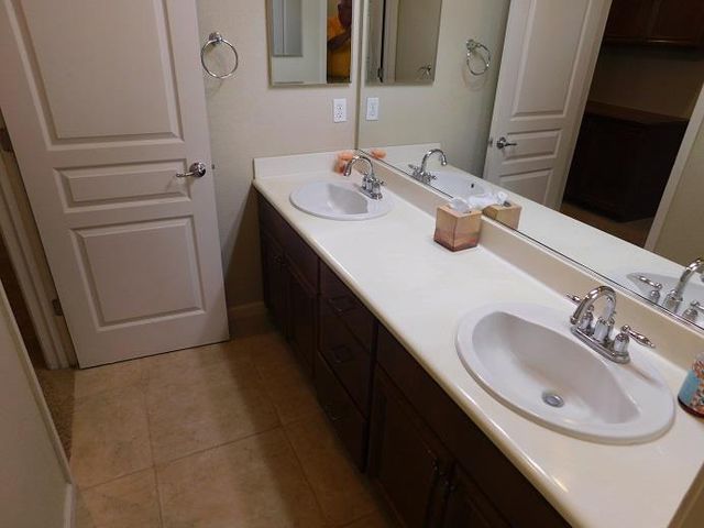 315 Merlot Dr, Oakdale, CA 95361