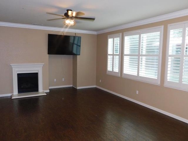 315 Merlot Dr, Oakdale, CA 95361