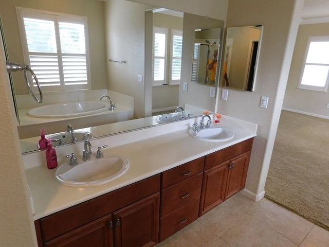 315 Merlot Dr, Oakdale, CA 95361