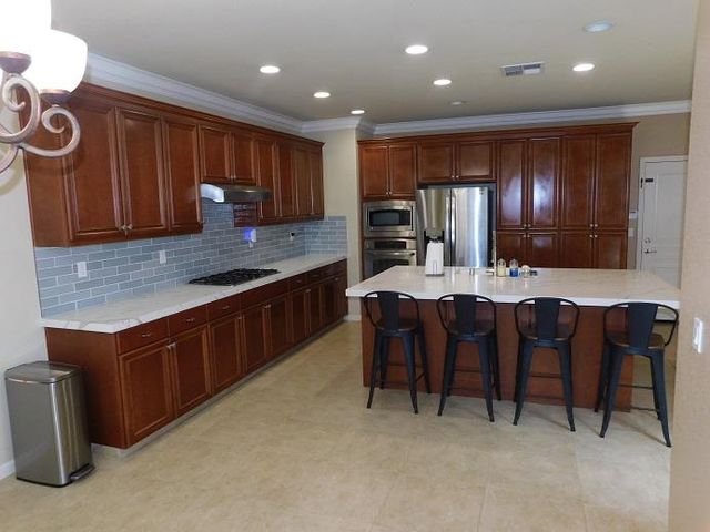 315 Merlot Dr, Oakdale, CA 95361