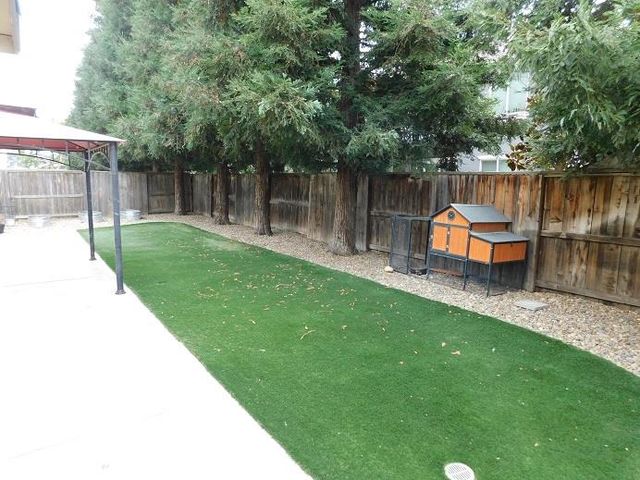 315 Merlot Dr, Oakdale, CA 95361