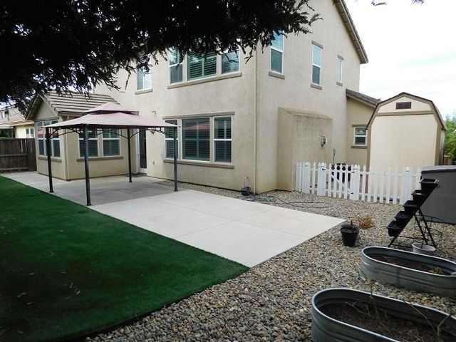 315 Merlot Dr, Oakdale, CA 95361
