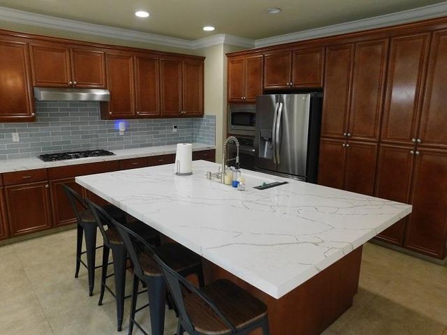 315 Merlot Dr, Oakdale, CA 95361